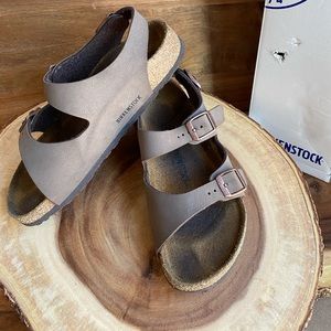 Kids Roma Birkenstocks ||sz 32 / Youth 1 ||